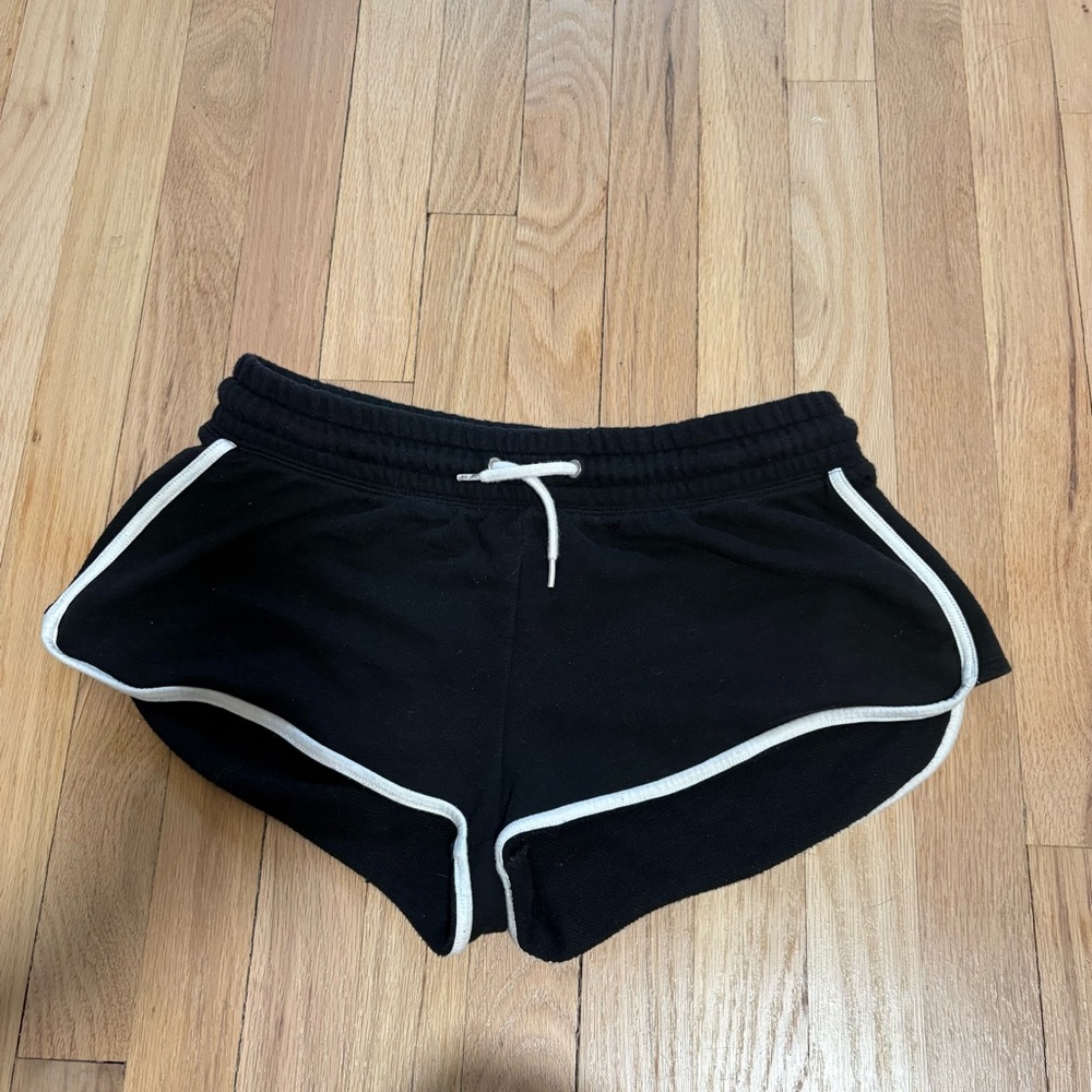 Casual Short with Piping
